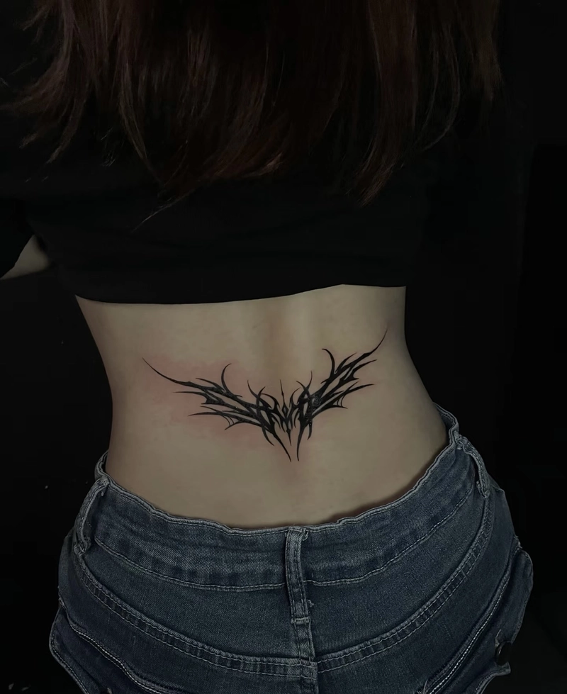 hình xăm đẹp sau lưng nữ