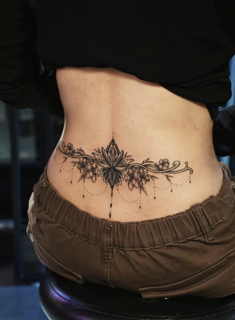 hình xăm độc lạ kiểu châu Âu cho nữ