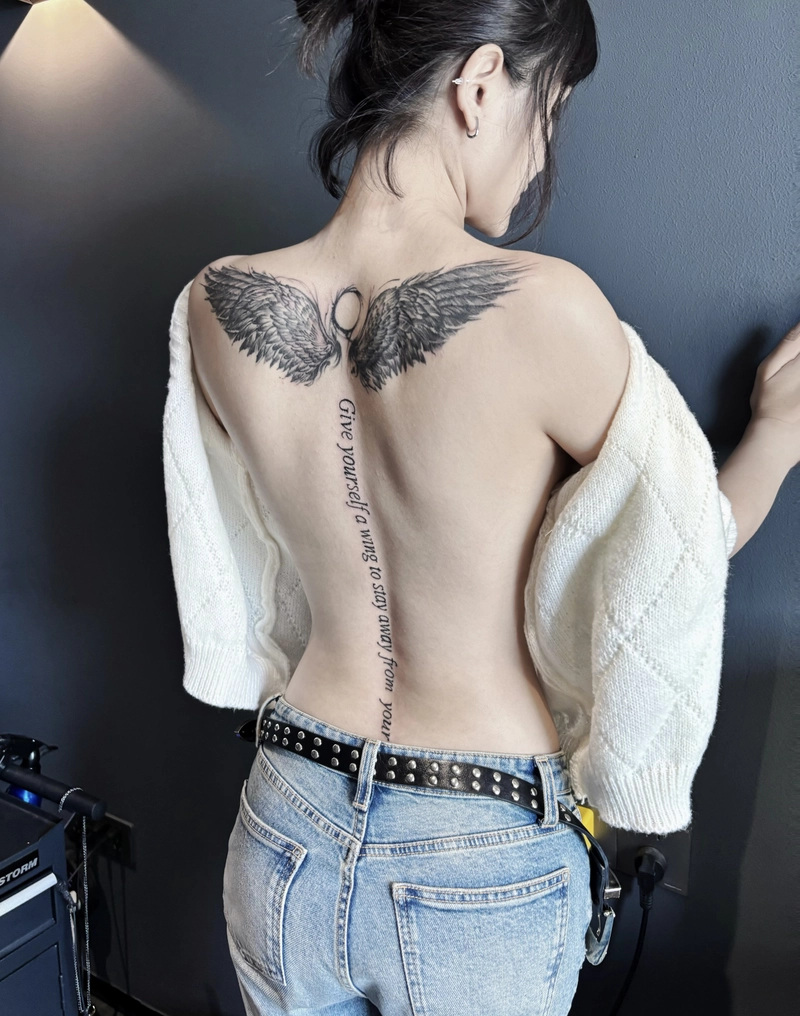 hình xăm độc lạ phong thủy cho nữ