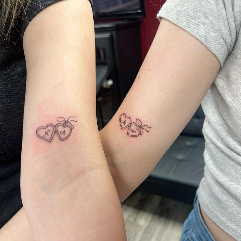 hình xăm đôi ở tay