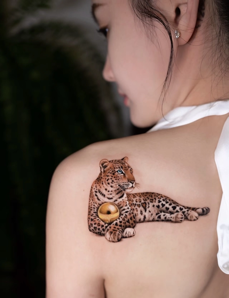 hình xăm hổ ở vai