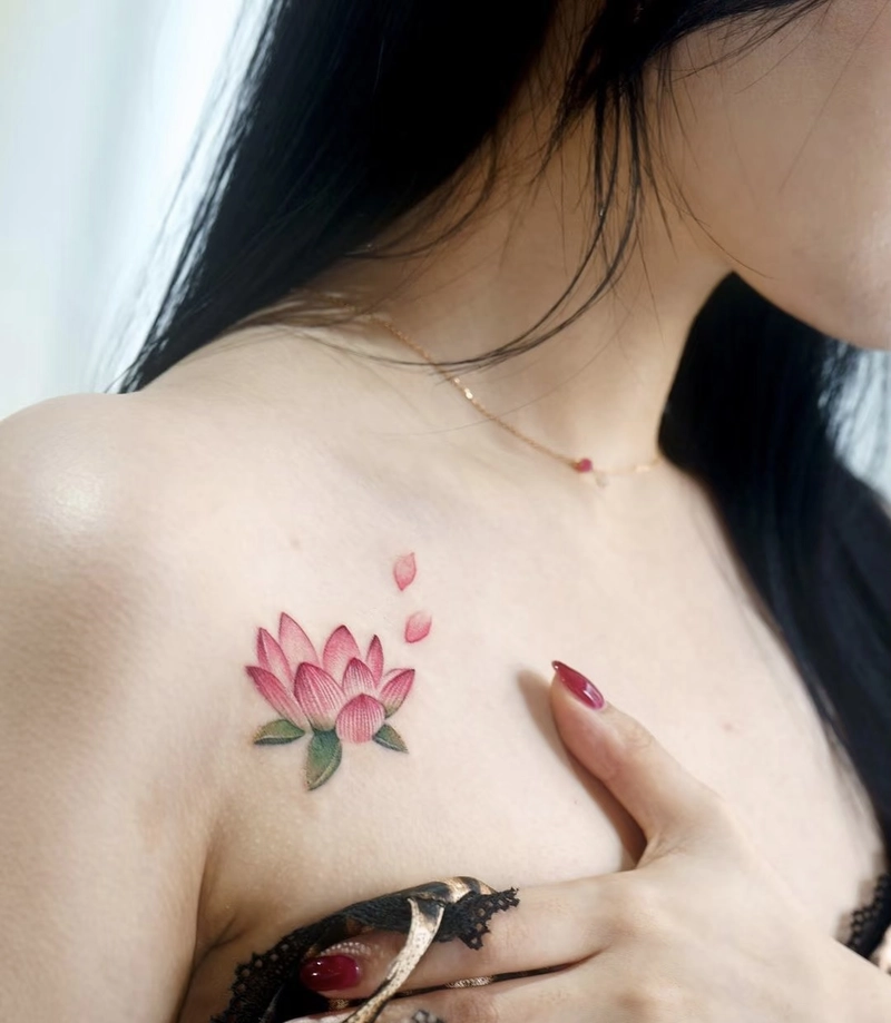 hình xăm hoa sen giản dị mà đẹp