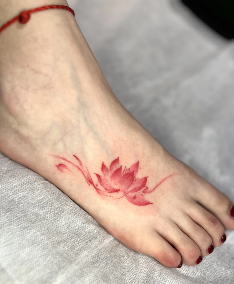 hình xăm hoa sen mềm mại uyển chuyển