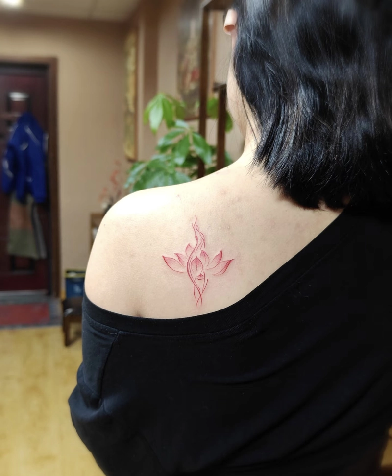 hình xăm hoa sen thanh khiết và nữ tính