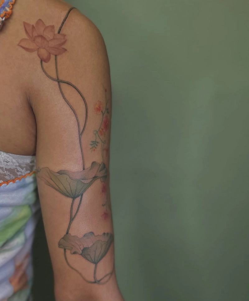hình xăm hoa sen thanh thoát