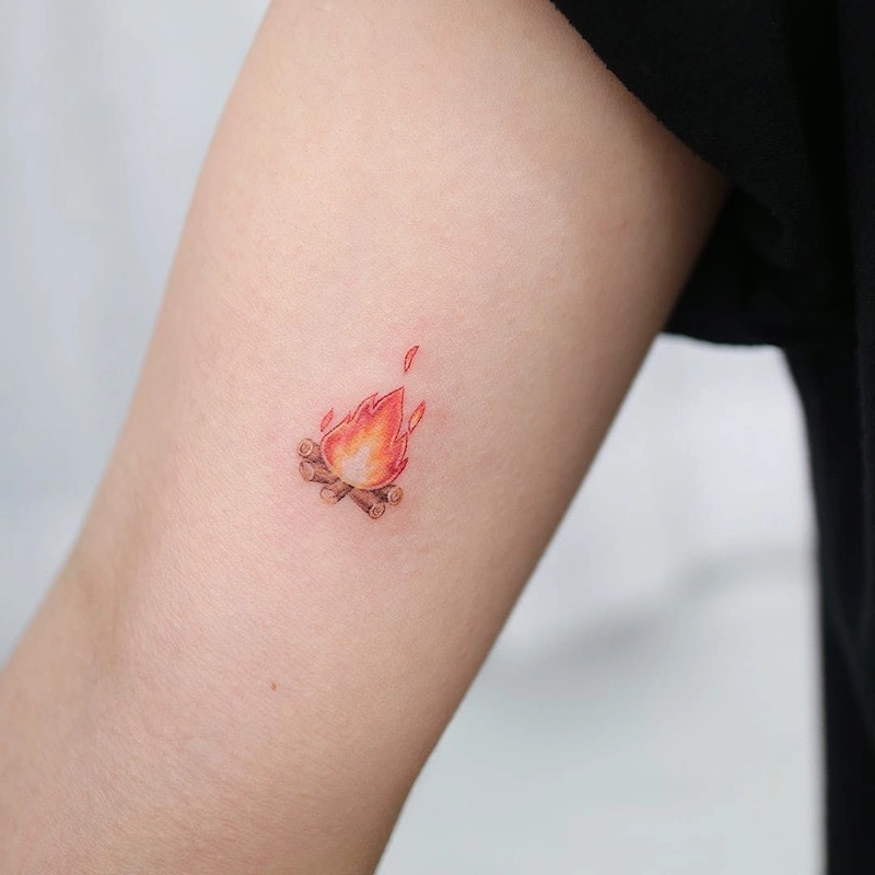 hình xăm hợp mệnh hỏa đơn giản