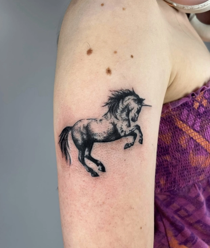 hình xăm long lân quy phụng tượng trưng cho danh vọng và vinh hoa