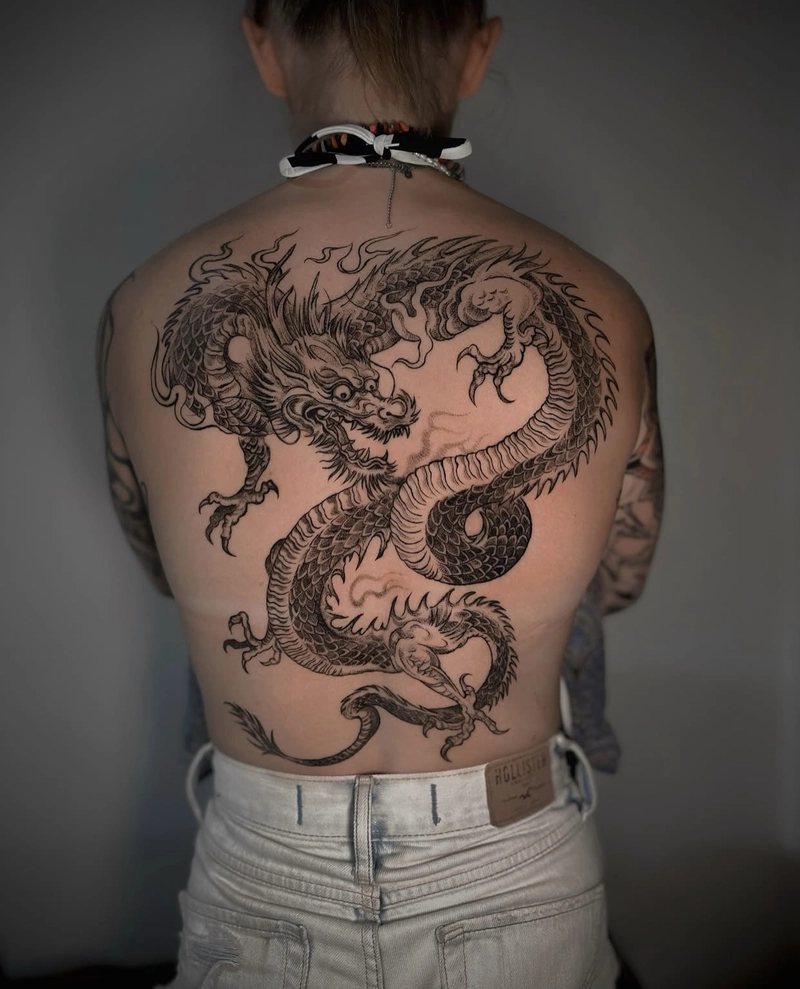 hình xăm long lân quy phụng tượng trưng cho sức mạnh và lòng nhân hậu