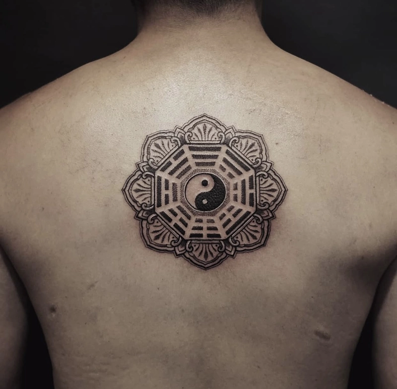 hình xăm mandala giúp thu hút may mắn và bình an