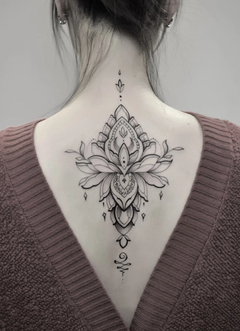 hình xăm mandala thường được xem như lá bùa hộ mệnh