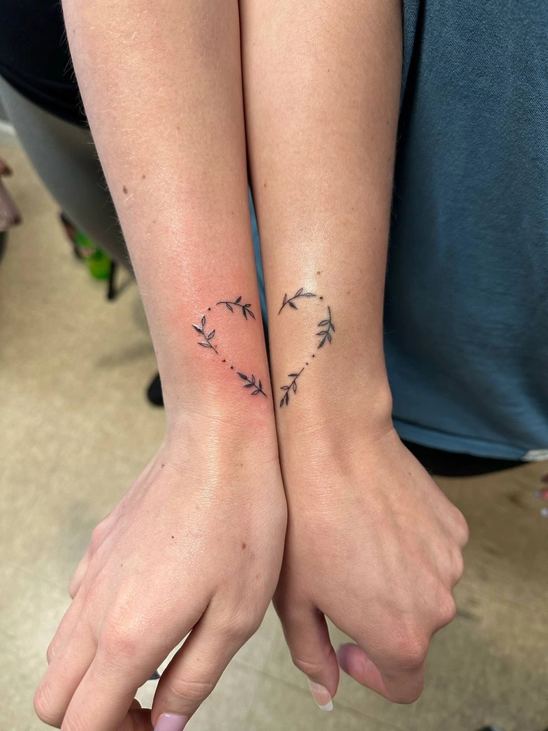 hình xăm nữ đôi đơn giản