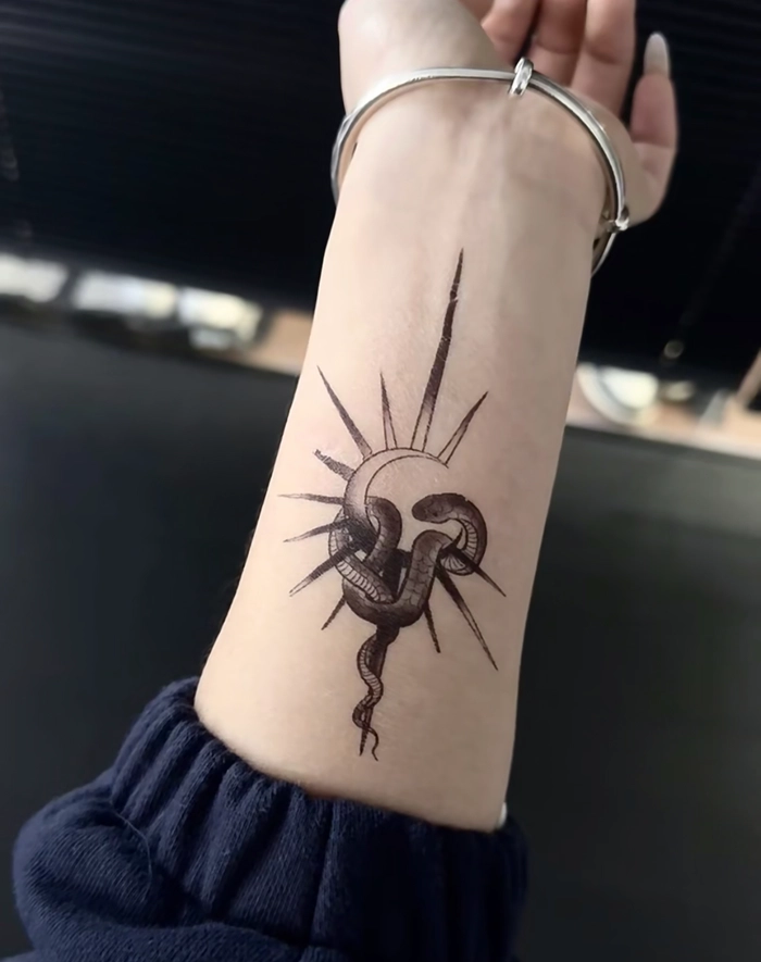 hình xăm phong thủy hợp mệnh mang lại cảm giác tự tin và yên tâm