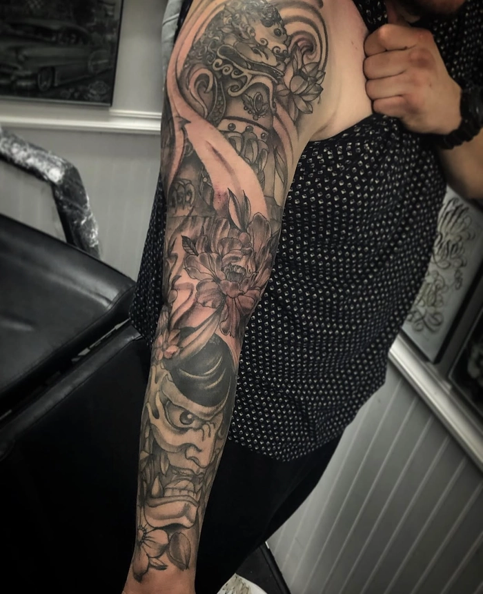 hình xăm phong thủy thể hiện sự hòa hợp giữa con người và tự nhiên