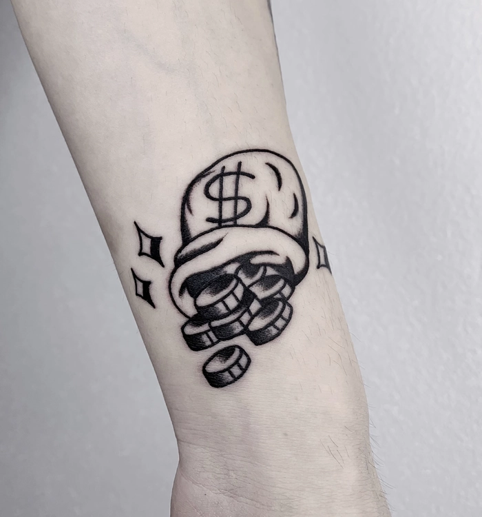 hình xăm phong thủy tượng trưng cho sự tái sinh và đổi mới