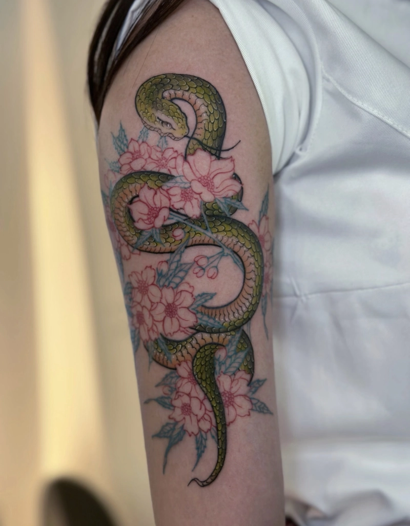 hình xăm rắn phong thủy mang lại sự linh hoạt và tinh tế