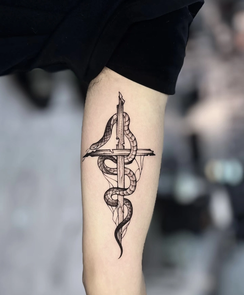 hình xăm rắn phong thủy phù hợp với người có tính cách mạnh mẽ