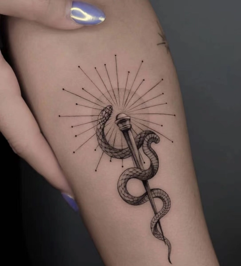 hình xăm rắn phong thủy
