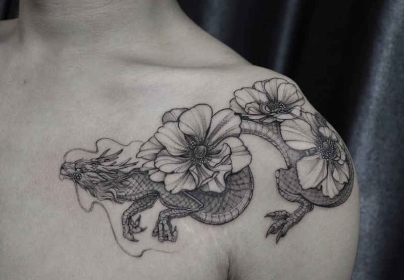 hình xăm rồng nhỏ ở vai