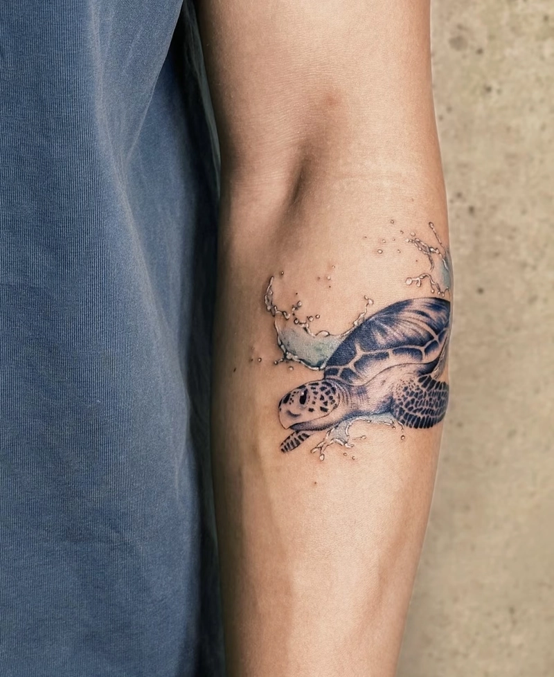 hình xăm rùa phong thủy thể hiện lòng kiên định và trí tuệ
