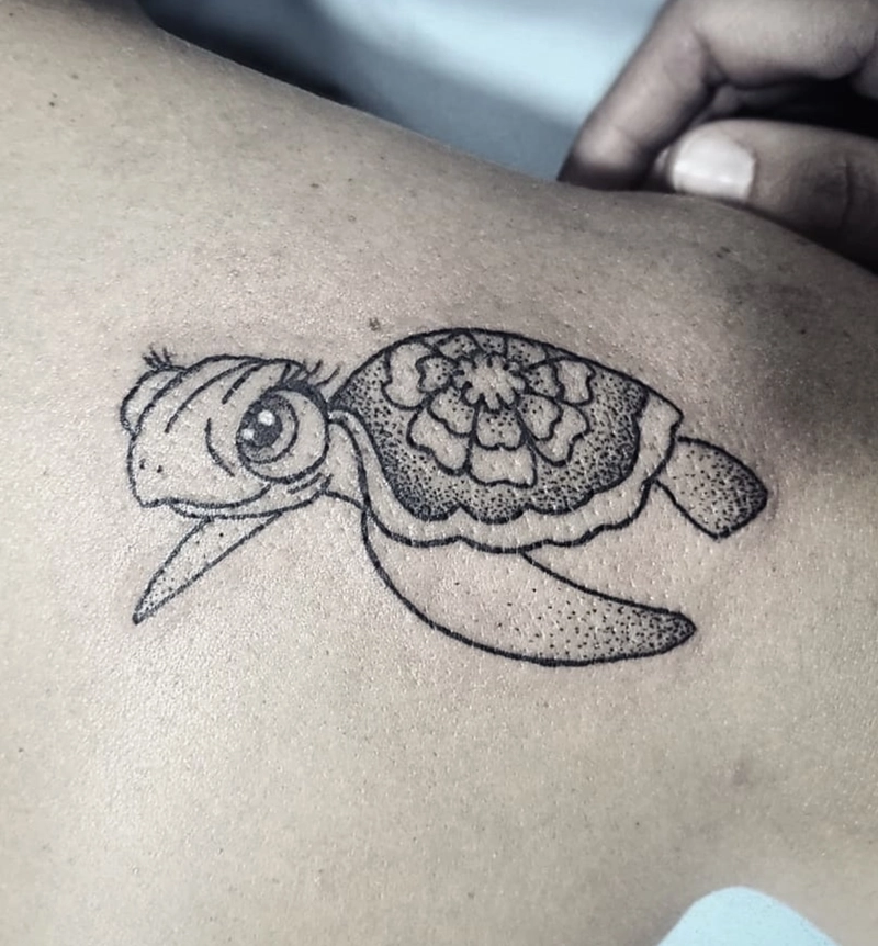 hình xăm rùa phong thủy tượng trưng cho nền tảng vững bền