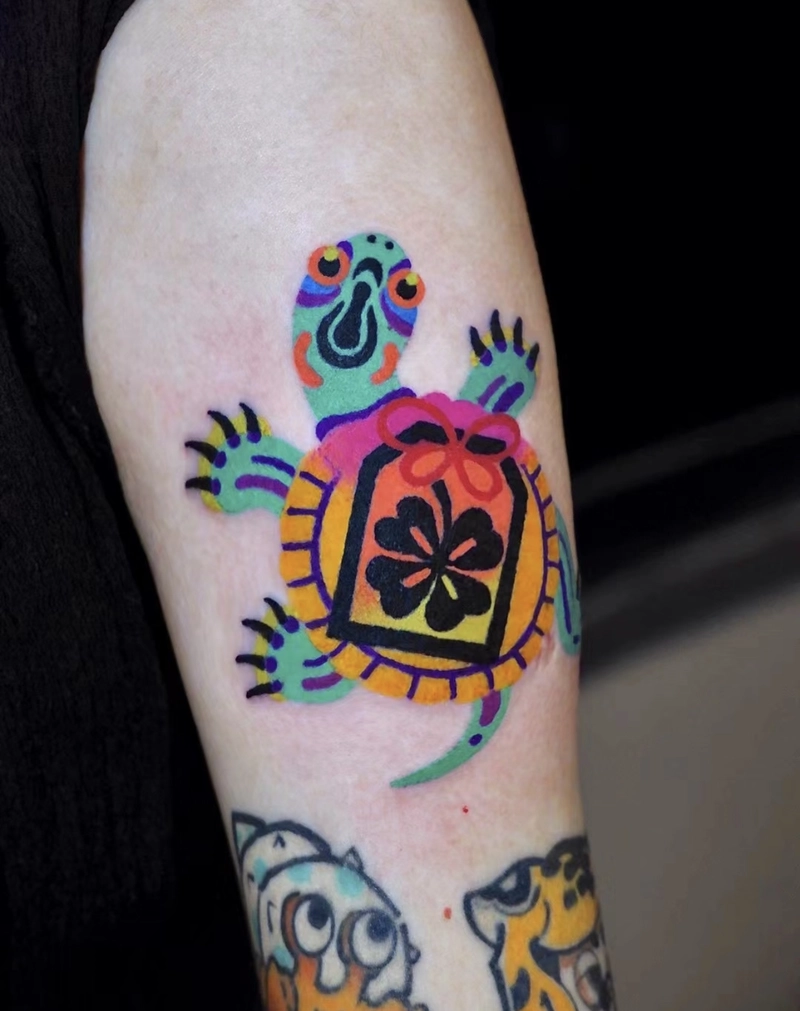 hình xăm rùa phong thủy tượng trưng cho sự vững chãi và bền bỉ