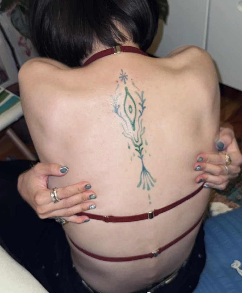 hình xăm sau lưng nữ đa dạng