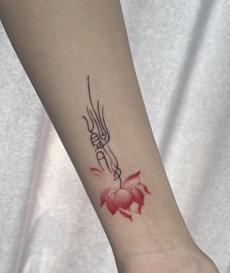 hình xăm sen phong thủy mang đến cảm giác hài hòa