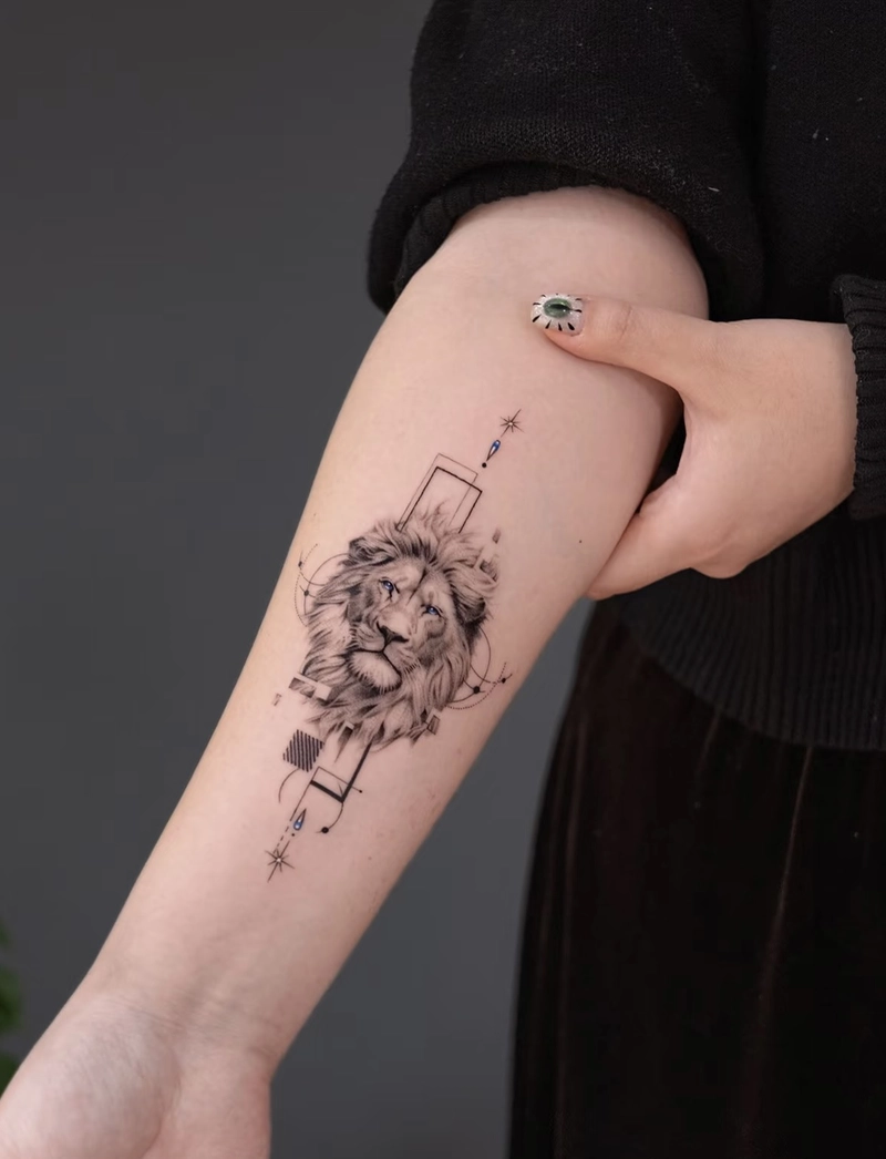 hình xăm sư tử phong thủy mang năng lượng mạnh mẽ bảo vệ thân chủ