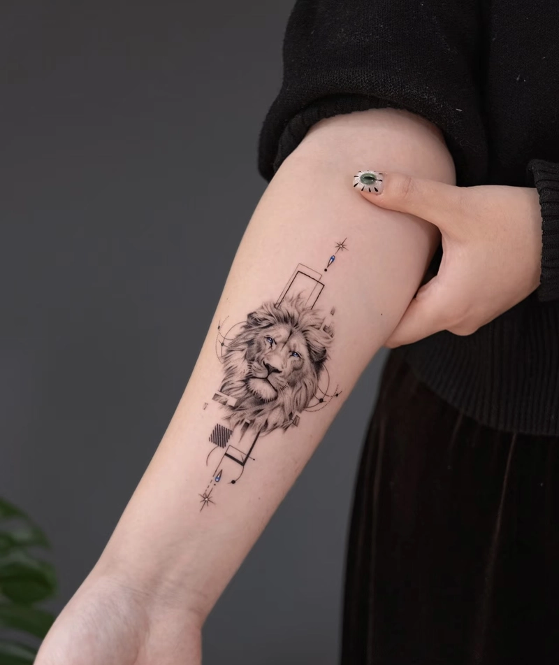 hình xăm sư tử phong thủy thể hiện tinh thần bảo vệ gia đạo