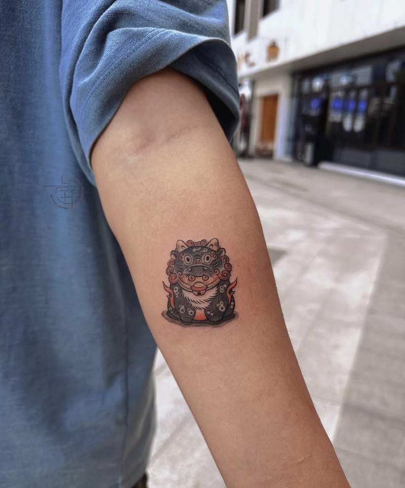 hình xăm sư tử phong thủy tượng trưng cho quyền lực và bản lĩnh