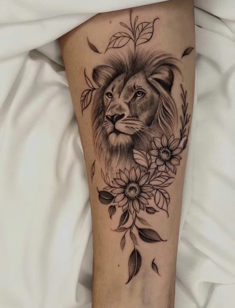 hình xăm sư tử phong thủy tượng trưng cho quyền lực và tự chủ
