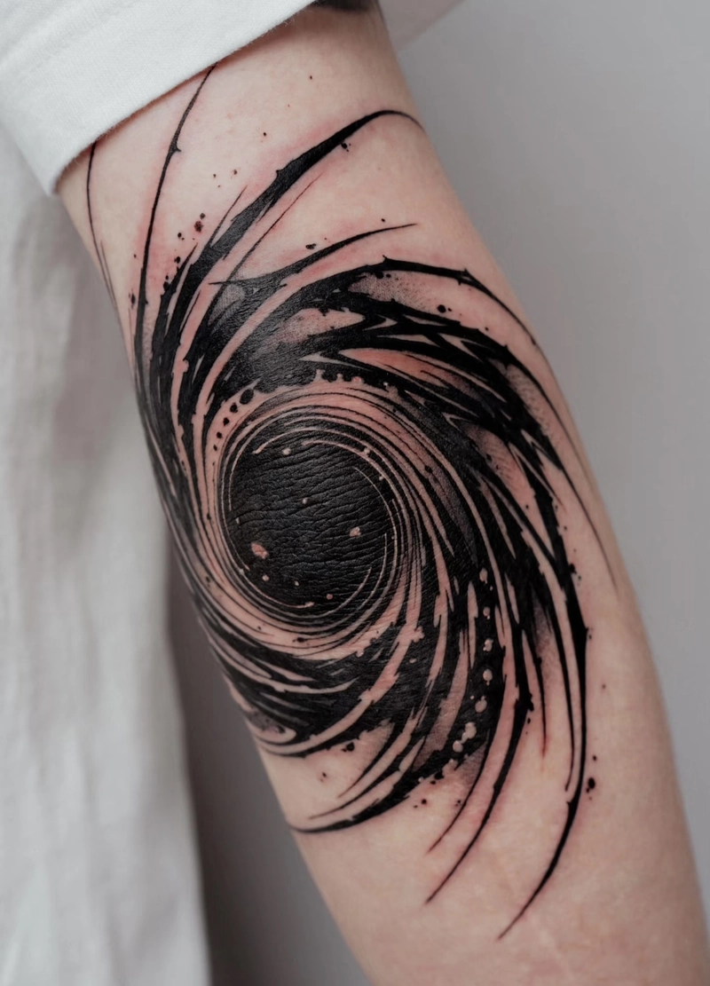 mẫu xăm hình ngầu cho nam hố đen