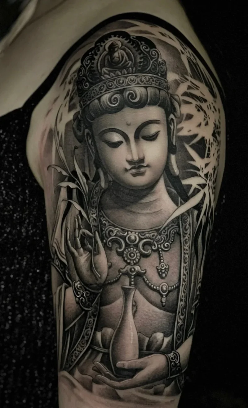 Hình xăm Phật Bà Quan Âm kết hợp hoa văn