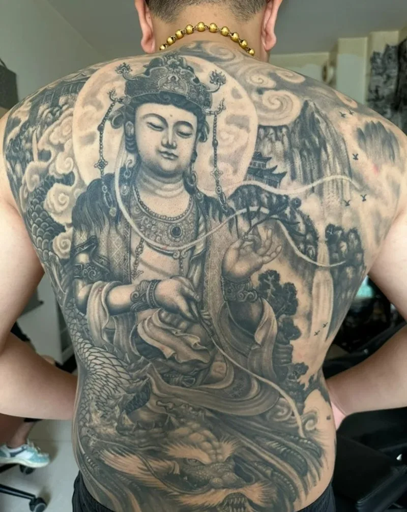 Hình xăm Quan Âm Bồ Tát mạnh mẽ uy nghi