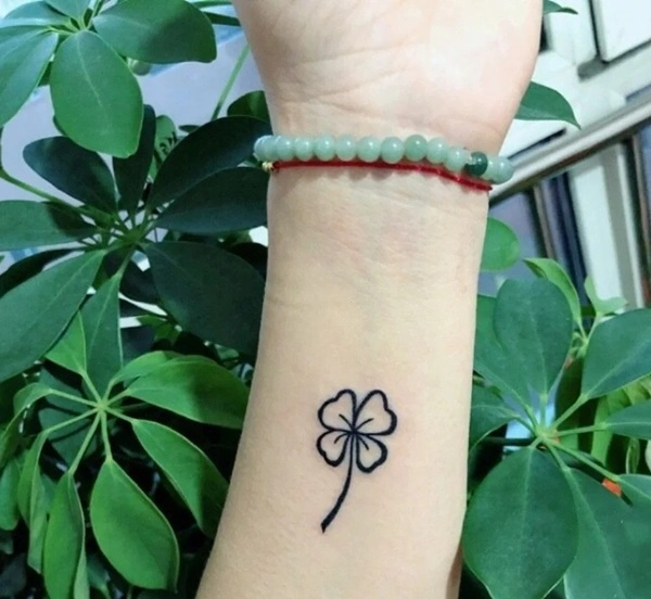 Hình xăm biểu tượng may mắn ở tay