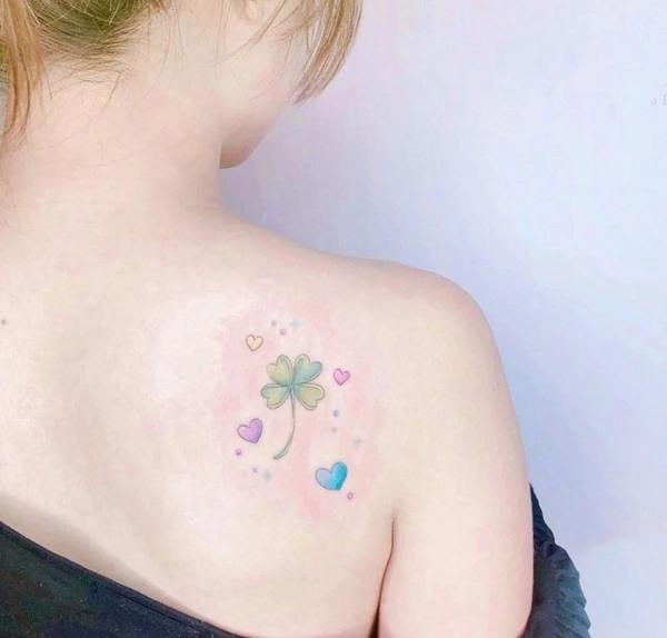 Hình xăm biểu tượng may mắn vẽ tay