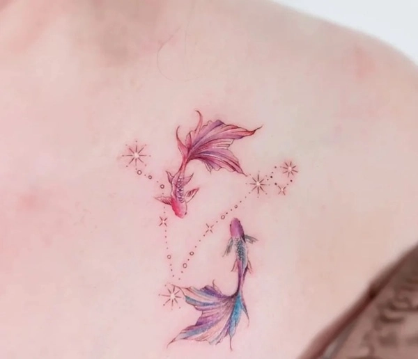 Hình xăm cá chép nhỏ phong thủy độc đáo