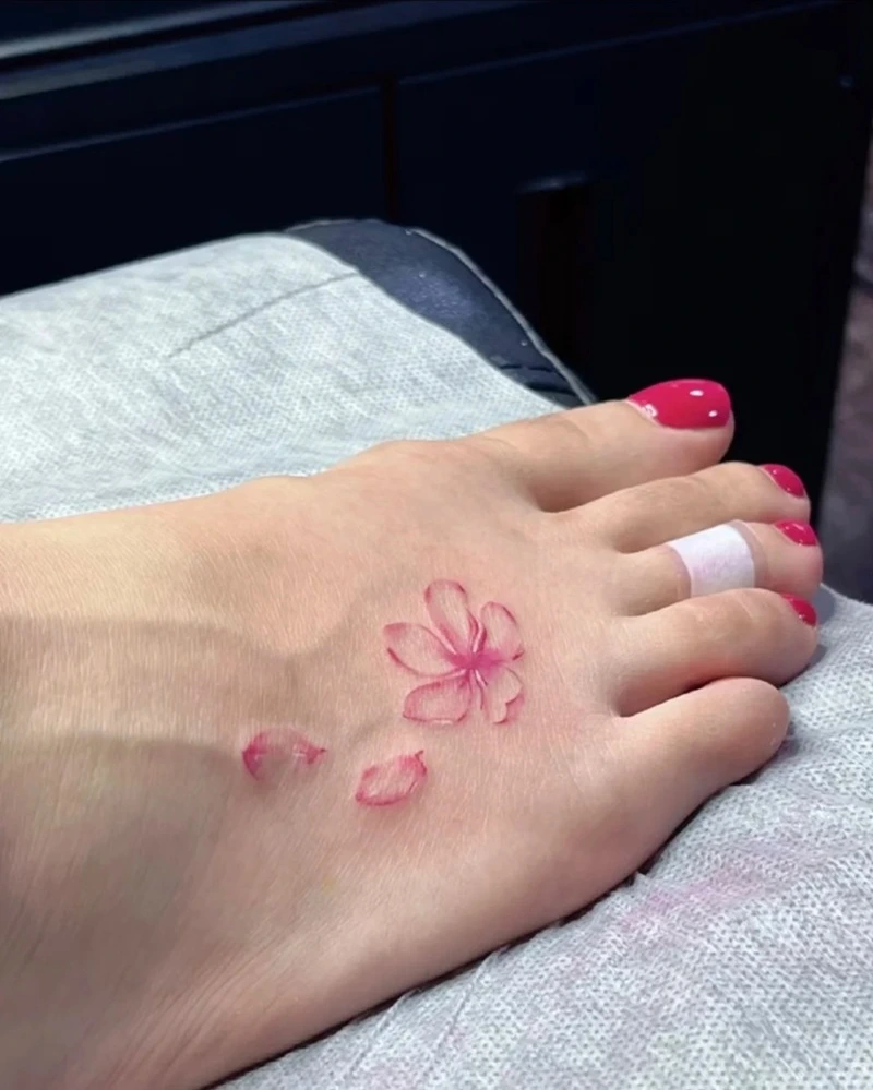 Hình xăm chân phong thủy độc lạ nghệ thuật