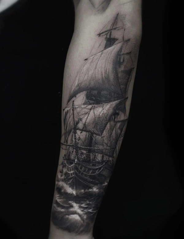 Hình xăm chiến hạm nam độc lạ nhưng tinh tế