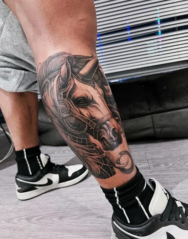 Hình xăm chiến mã nam mạnh mẽ uy dũng
