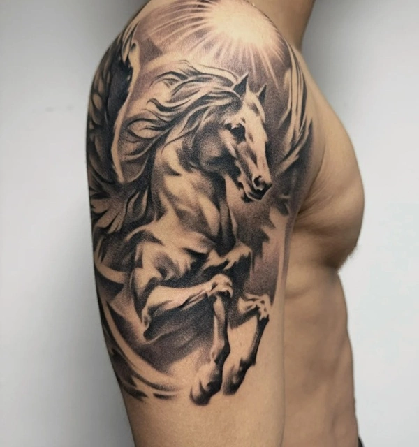 Hình xăm chiến mã nam phiên bản tối giản