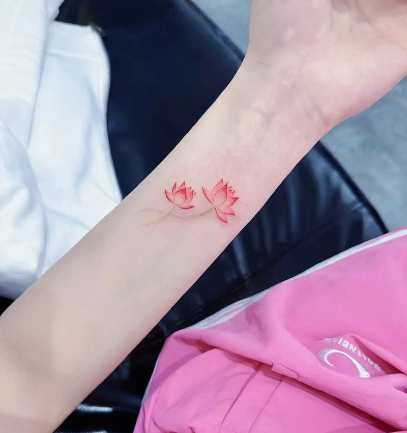 Hình xăm cổ tay phong thủy cuốn hút