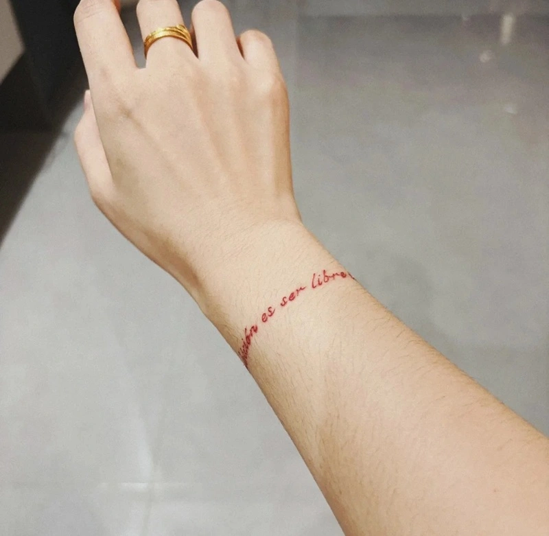 Hình xăm cổ tay phong thủy cute nhẹ nhàng