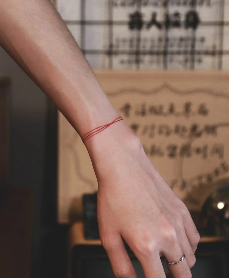 Hình xăm cổ tay phong thủy phong cách Hàn