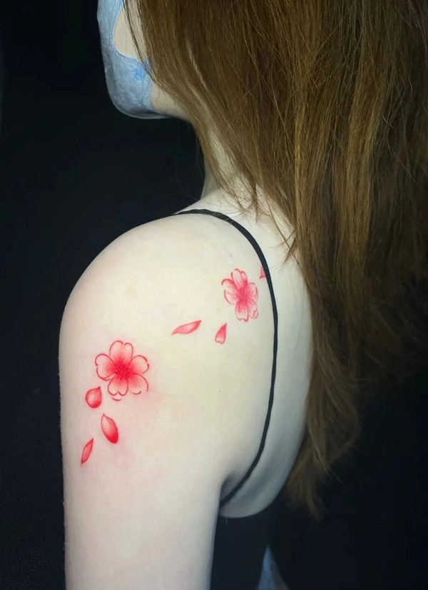 Hình xăm hoa anh đào nữ cá tính mạnh