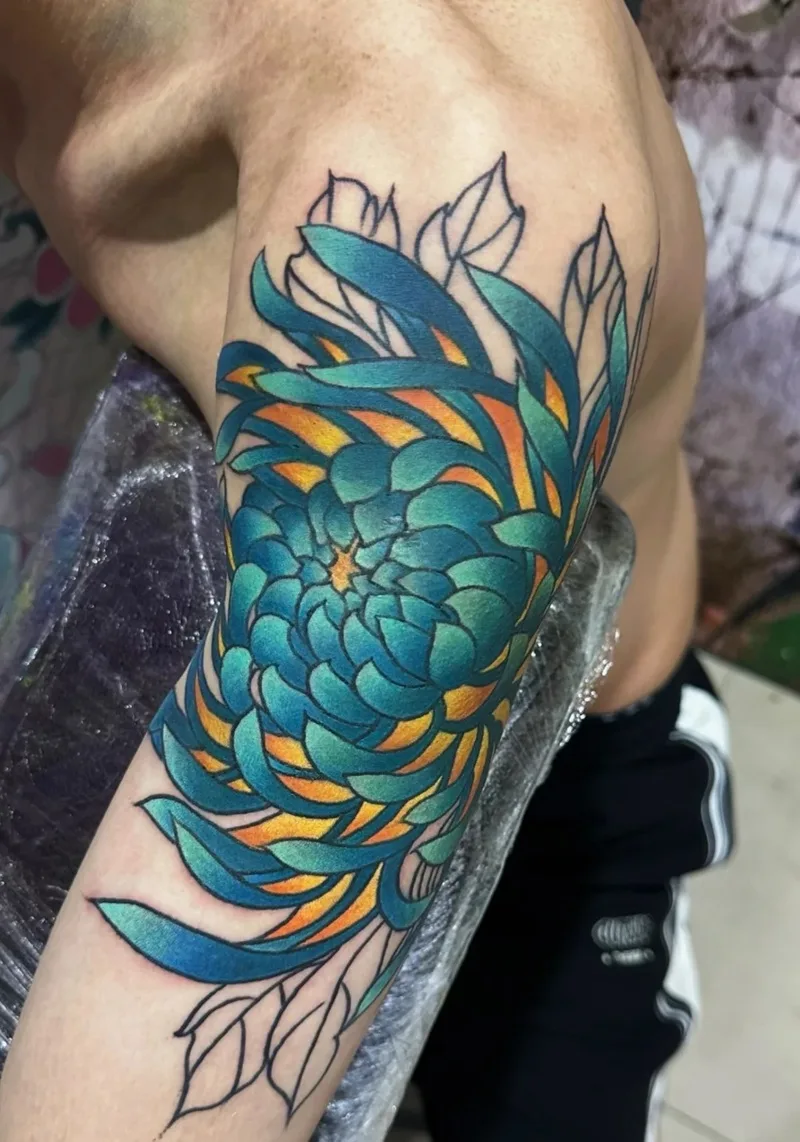 Hình xăm hoa cúc nữ mang ý nghĩa bình an