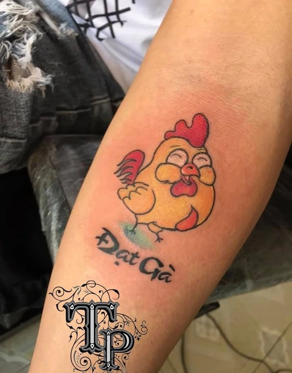Hình xăm kết hợp chữ và linh vật hợp mệnh