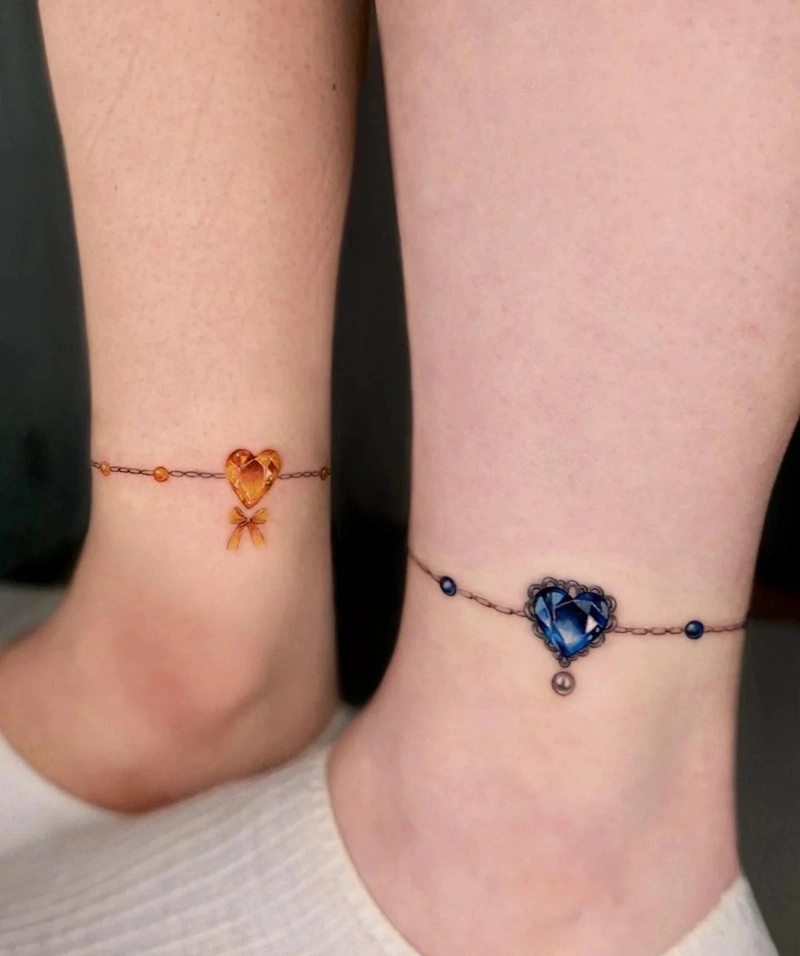 Hình xăm kim cương mini ở mắt cá chân nữ