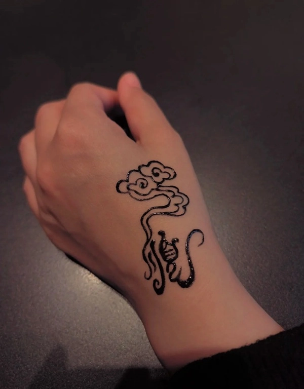 Hình xăm ký hiệu nam 2025 phong cách mới