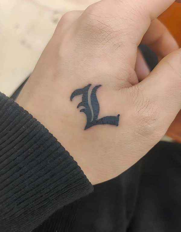 Hình xăm ký hiệu nam năng lượng mạnh mẽ